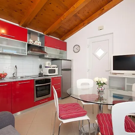 Apartments Guc Preko Exterior photo